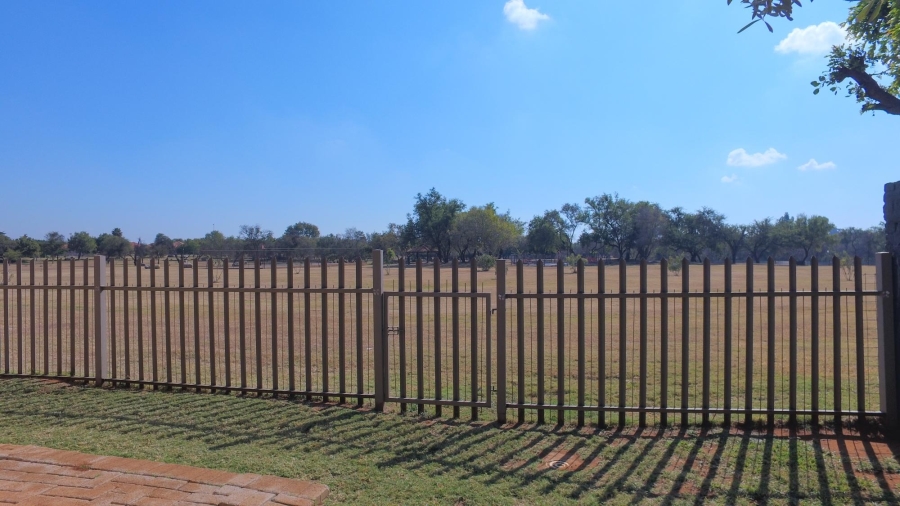 3 Bedroom Property for Sale in Hexrivier Lifestyle Estate North West